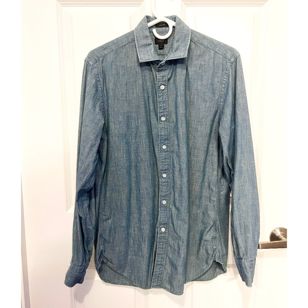 J. Crew Ludlow Chambray Button down | Size M